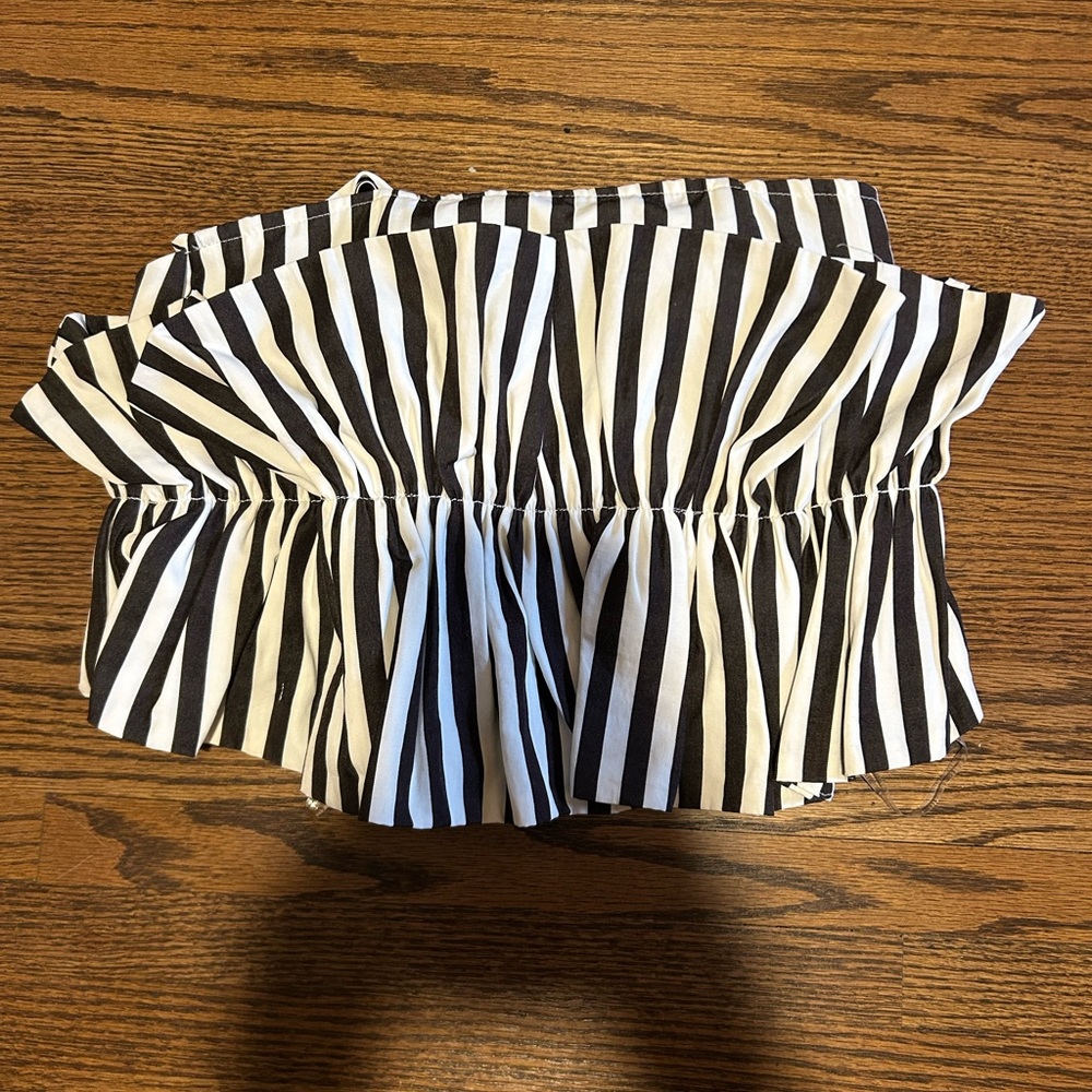 DO+BE Black & White Striped Ruffle Crop Top Size S